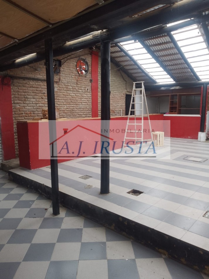 GALPON + 3 DEPARTAMENTOS 